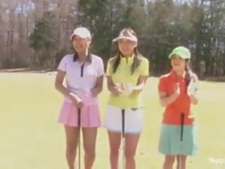 Frumos asiatic adolescenta fete juca o joc de dezbraca golf