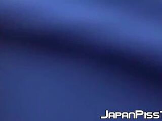 اليابانية طلب كود التفعيل فلاش أشعر الهرات خلال جمهور التبول | xhamster