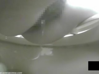 Шпионска камера в на тоалетна